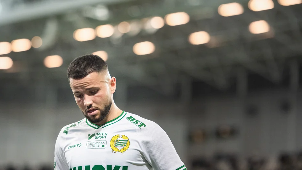 "Det skiljer sig en del mot hur det är på läktarna i Sverige. I Sverige är det mer ramsor och så. På landskamperna har det varit mer skrik och sådana där störiga vuvuzelor som låter, säger Linköpingsgrabben Mohanad Jeahze till Fotbollskanalen.