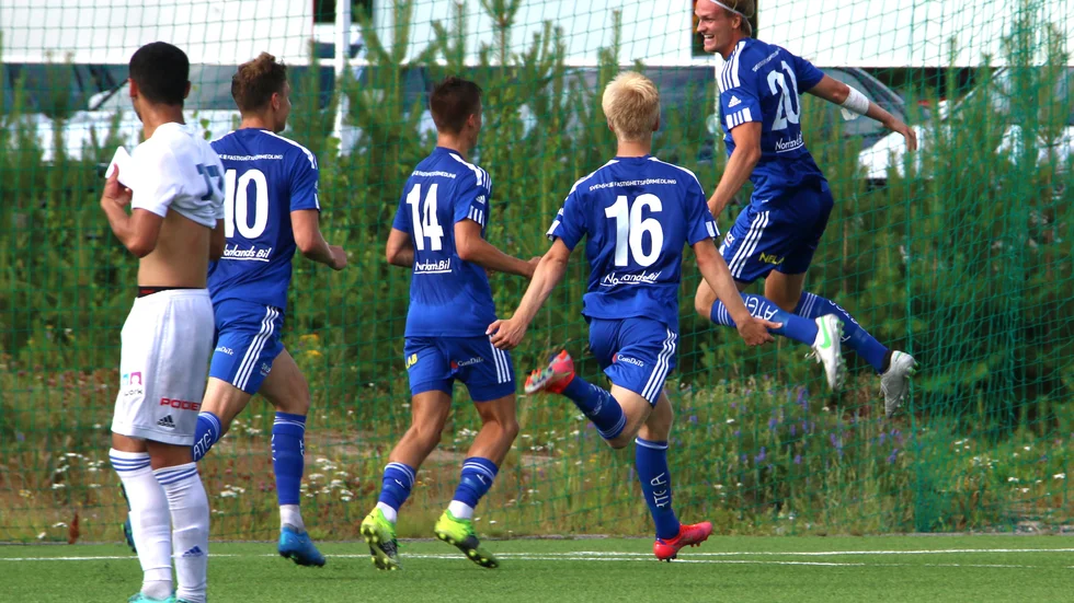 Lukas Eriksson gjorde ett rejält glädjeskutt efter sitt 2–1-mål. När man avgör i den 89:e minuten finns såklart anledning att vara glad. "Det känns underbart", jublade han. 