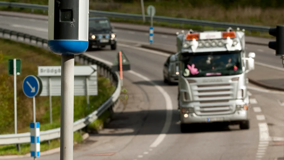 Mannen åtalas nu för brott mot trafikförordningen och åklagaren har valt att yrka på böter på 2800 kronor.