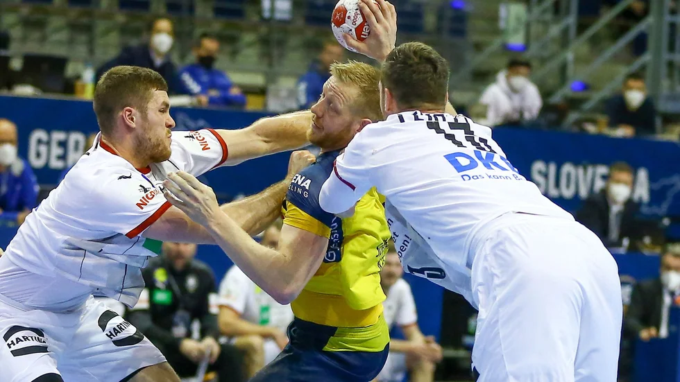 Tyskland följde upp den oavgjorda matchen mot Sverige (bilden) med att slå Slovenien.