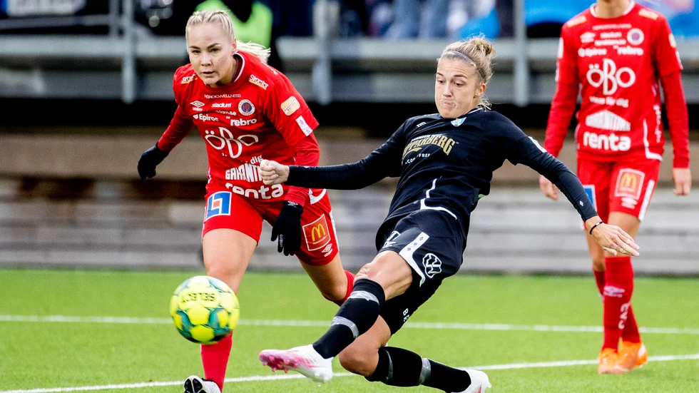 Ellen Karlsson, till vänster, byter allsvensk klubb, från Kif Örebro till Piteå. Arkivbild.