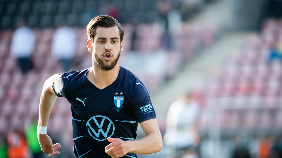 Adi Nalic gjorde ett av Malmö FF:s två mål i 2–1-segern borta mot Örebro när MFF gick upp i serieledning i allsvenskan.