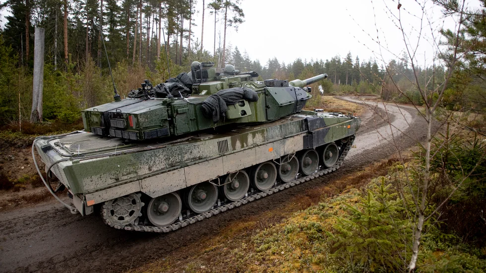 Ett 20-tal personer har konstaterats smittade av covid-19 under försvarets stora övning Sydfront 21 som pågår i södra och mellersta Sverige.