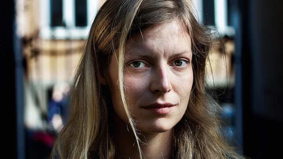 Asta Olivia Nordenhof (född 1988) är en dansk författare och poet. Hon debuterade med romanen "Et ansigt for Emily" (2011) och slog igenom med diktsamlingen "Det nemme og det ensomme" (2013). "Pengar på fickan" är nominerad till Nordiska rådets litteraturpris.