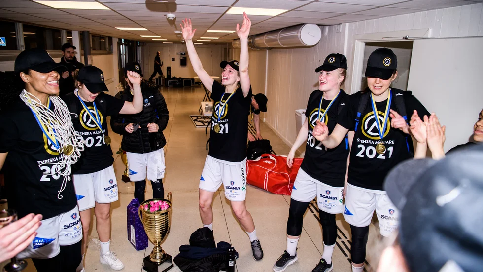 Luleå Basket firar guldet