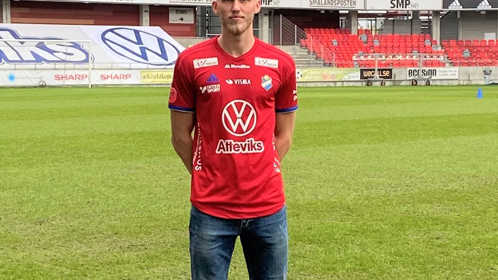 Emil Engqvist på sin nya hemmaplan – Visma arena i Växjö.