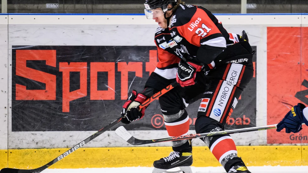 Nybros supportrar gör allt de kan för att klubben ska behålla Janne Väyrynen.