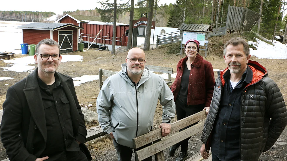 Raymond Gerritsen är en av arkitekterna bakom förslaget på den nya utomhusscenen. Tommy Dahlberg, Ulrika Lindgren och Magnus Nilsson, från föreningen Karlberg, är väldigt nöjda och ser fram emot att komma i gång med projektet.