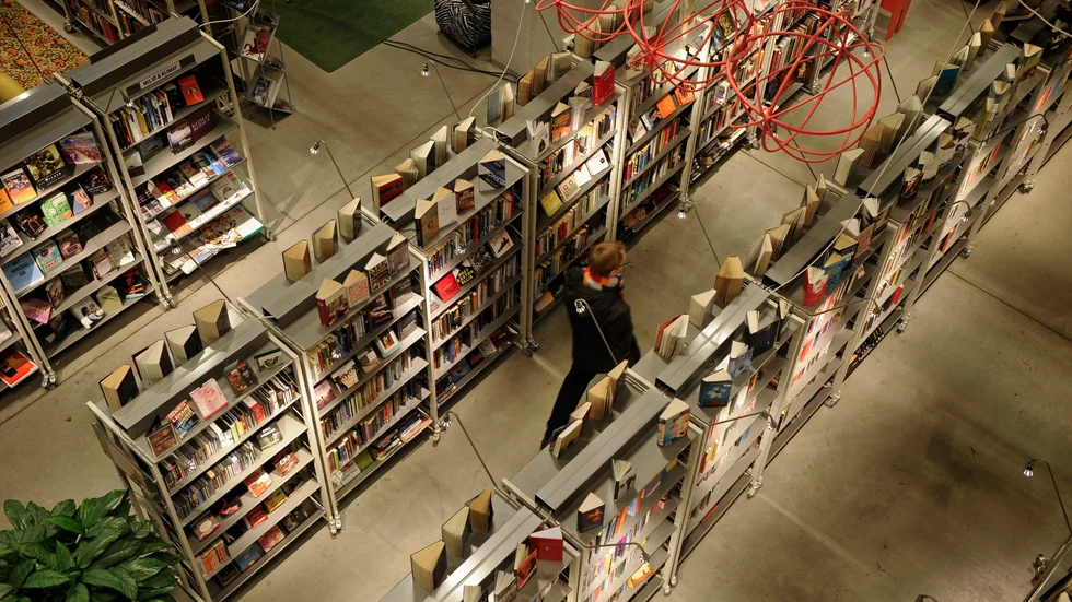 Bibliotek är kunskap, och kunskap ska vara lättåtkomlig. Därför blir det fel när biblioteksfilialen på Morö backe förses med lås och bom.