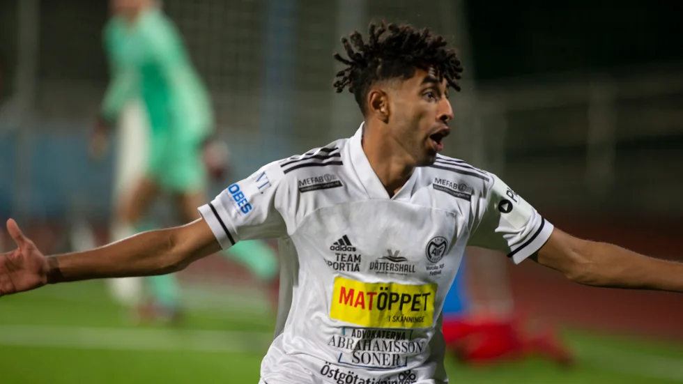 Maifs Mohammed Amin reagerar med upprördhet när hans mål i slutminuten blivit bortdömt för offside. Den inbytte ytterbacken var på väg att bli matchhjälte, men fick nöja sig med 0-0 och en poäng hemma mot Nyköping.