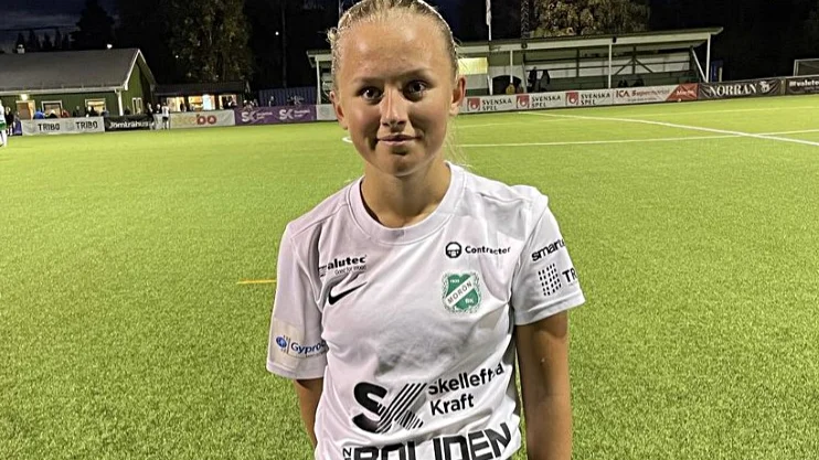 Molly Lindström är klar för spel i Morön BK:s F19.