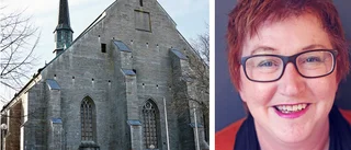 Blandad kör med blandad repertoar framträder i kyrkan