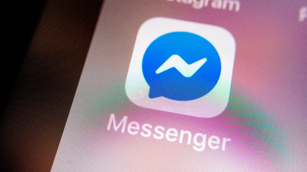En 60-årig man åtalas för sexuellt ofredande via Messenger.