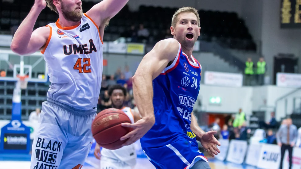 Bryce Douvier imponerade storligen på sin nya coach när han debuterade för BC Luleå. "Vilken match han gör", säger Peter Öqvist.