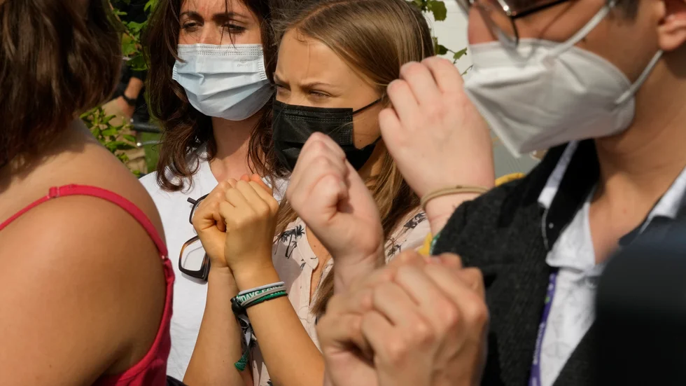 Greta Thunberg i vimlet på Milano-mötet på torsdagen.