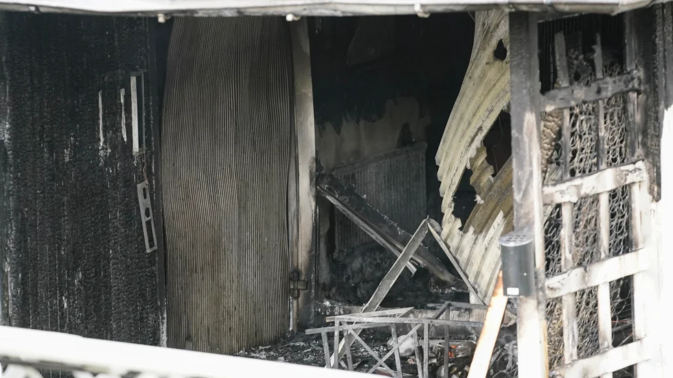 Söndagskvällens brand i flerfamiljshuset i Hammarkullen i Göteborg ledde till stora skador. Polisen utreder händelsen som grov mordbrand. Arkivbild.