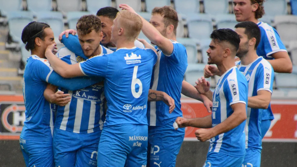 Gentrik Citaku klappas om för sin drömträff, som gav Sleipner 1-0 mot Degerfors. Gästerna från Värmland vände dock cupmötet och vann med 8-1 i regnet på Platinumcars Arena.