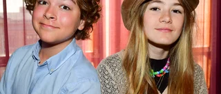 De gestaltar första kärleken i "Eva och Adam"