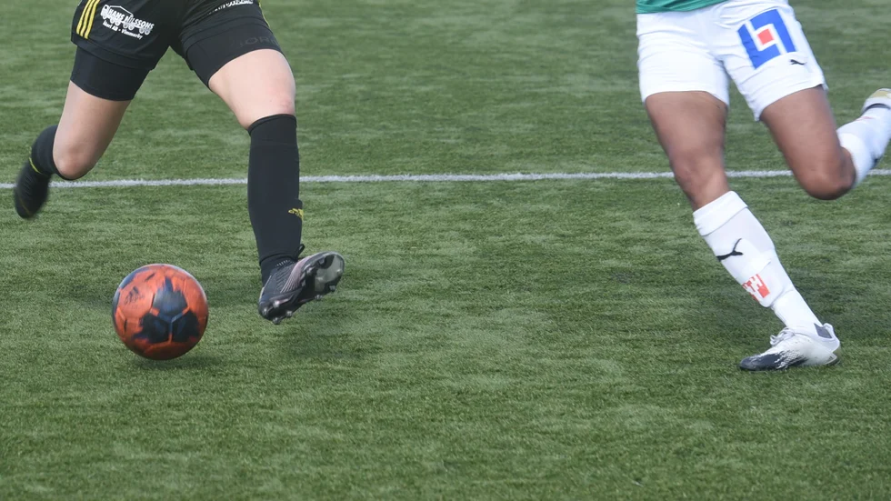 I måndags kväll spelades två lokala matcher i division 4 dam.