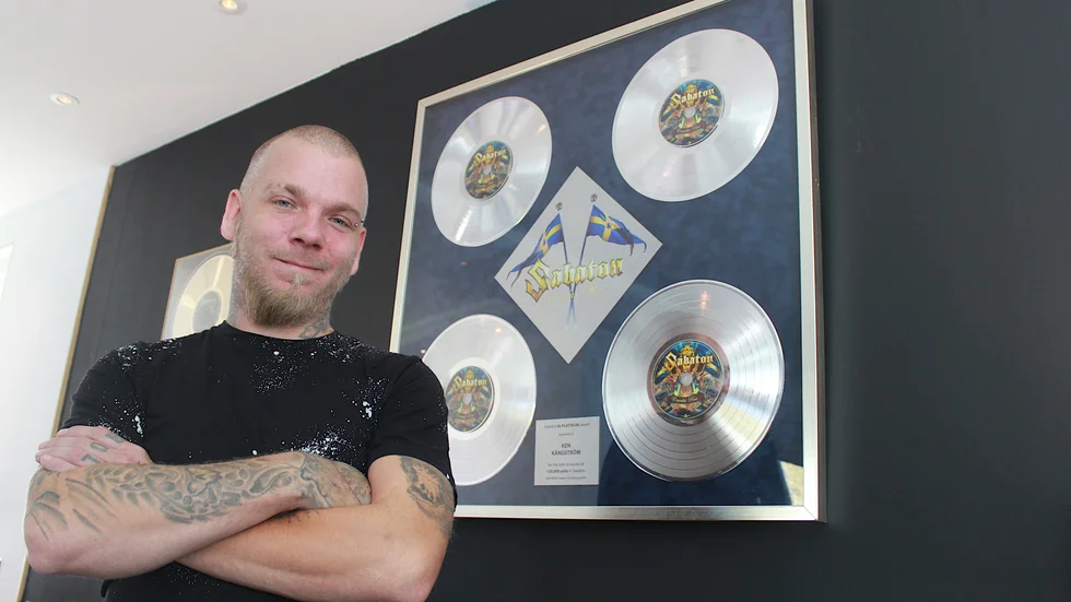 Ken Kängström är en av länets fem mest framgångsrika låtskrivare, baserat på musikersättningen för 2020, visar uppgifter från Stim. "Jag får tacka hårdrocksbandet Sabaton, utan dem hade jag inte varit där jag är i dag", säger han.