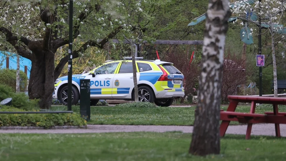 Polisen ryckte under lördagskvällen ut till Stadsträdgården.