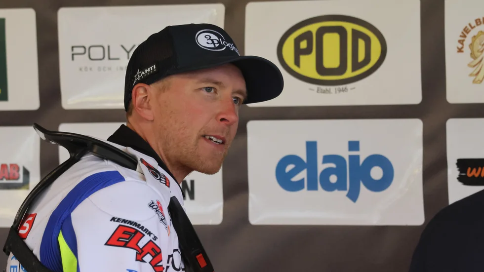 Timo Lahti bjuder på en antydan till leende efter att ha kört ihop tolv poäng.