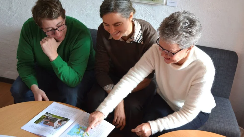 Kommunalråd. Mattias Ravander (S), Meta Berghauser Pont (MP) samt Yvonne Persson (M) presenterade på torsdagen Sankt Anna-paketet.