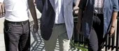 <I>Valet 2002:</I>
Folkpartipolitiker på Finspångsbesök