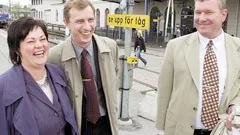 En ny parkeringsplats, frukost i förstaklassvagnarna och senare avgång från Stockholm på kvällen. Det presenterade Irja Bäckström, Björn Persson och Anders Reinhold på Resecentrum i Norrköping igår.
FOTO: ROBERT SVENSSON
