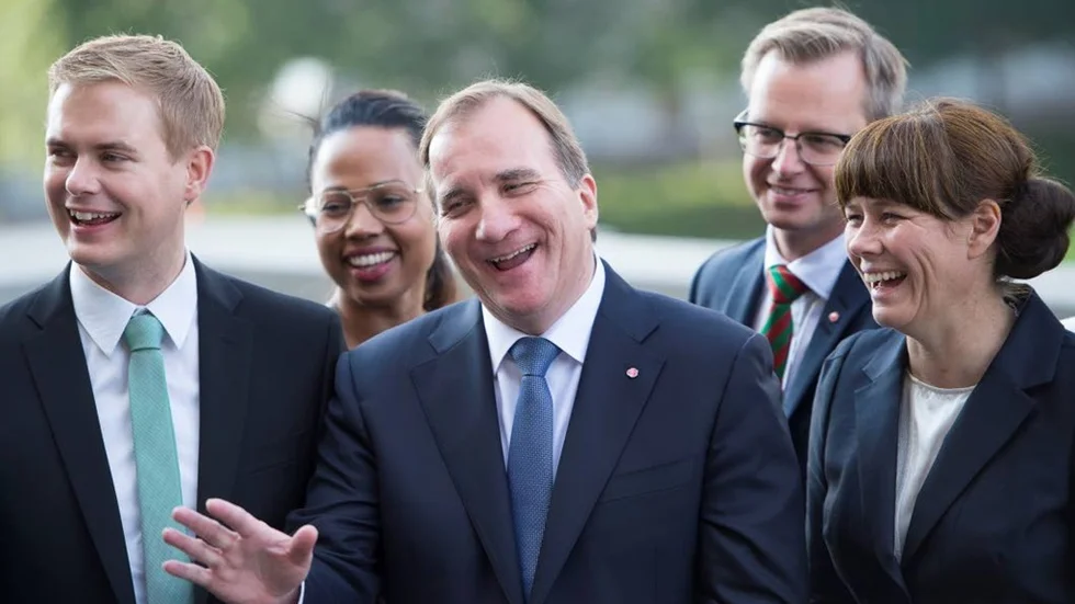 Mycket talar för att Löfven kan navigera genom det svåra parlamentariska läget under hösten.