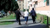 Bara sedan början av april har det inträffat 18 väskryckningar i Norrköping (bilden är arrangerad).	
FOTO: JANNE FORSBY