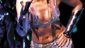 På den senaste turnén, som når Sverige och Stockholm på torsdagskvällen, är det bara disco som gäller. Kylie Minogue är tillbaka på dansgolvet och på topp där hon startade sin musikkarriär.
FOTO: PRESSENS BILD