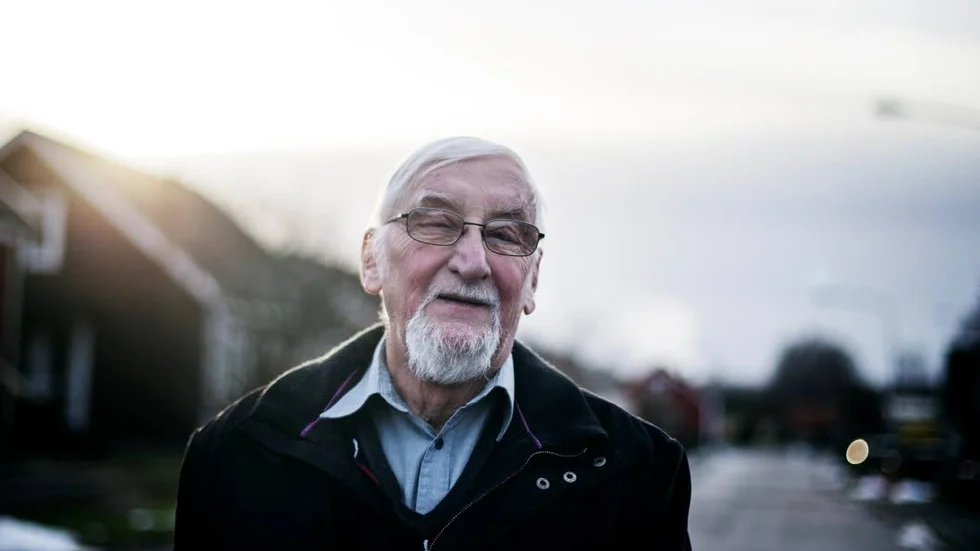 Ber om ursäkt. Robert Höglund (S) vill inte såra fredliga muslimer när han kritiserar islamsk terrorism.