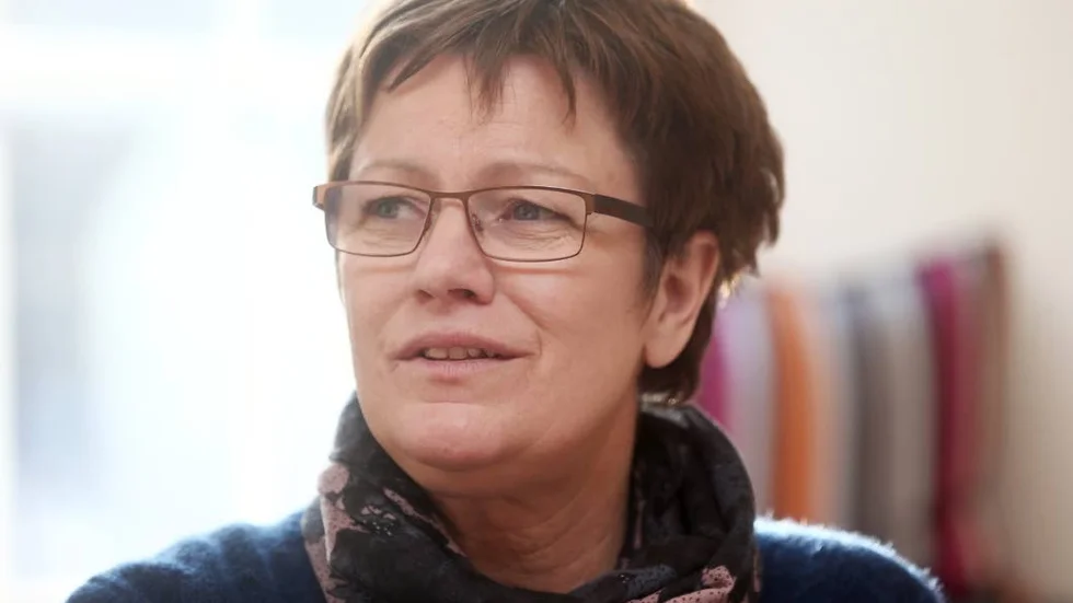 Vill göra rätt. Men hög arbetsbelastning och omfattande krav på dokumentation gör att socialsekreterarna inte alltid hinner handlägga och dokumentera enligt gällande lagstiftning. Det  menar Yvonne Thilander, socialdirektör.