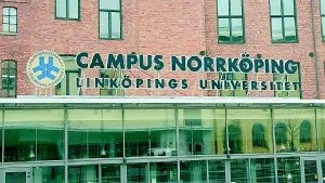 Studenterna vid Campus Norrköping är nöjda med Norrköping som studentstad, men säger sig ha dålig kunskap om näringslivet i stan. De efterlyser också fler praktikplatser och sommarjobb.