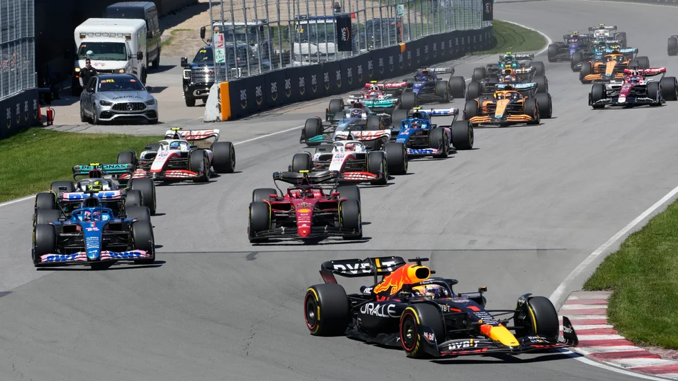 Max Verstappen i ledning i samband med formel 1-loppet i Montreal, Kanada, tidigare i år. Arkivbild.