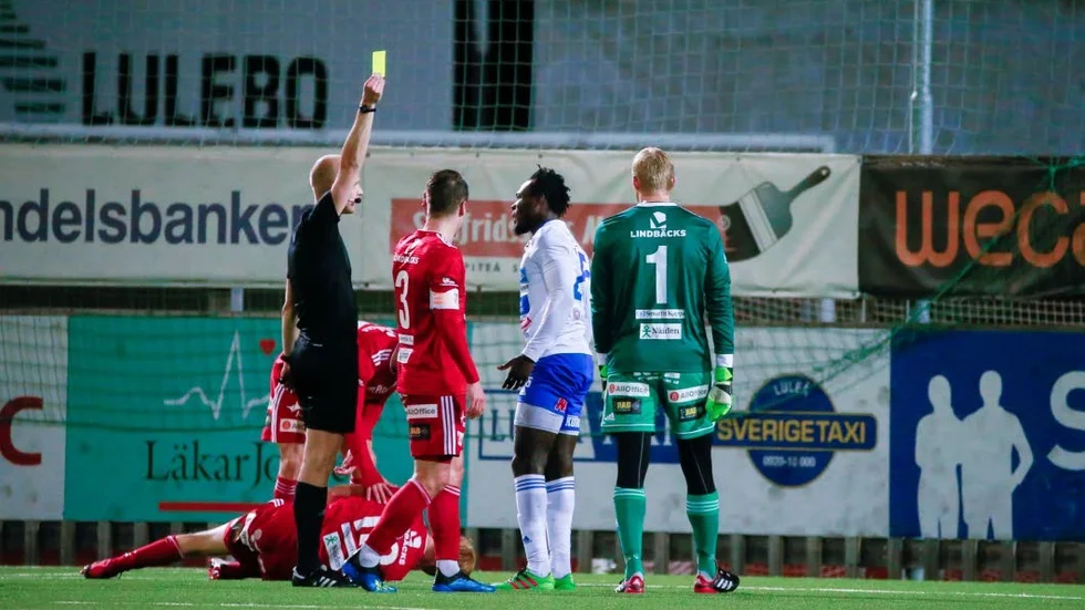 Anton Lundmark, mittback i Piteå IF, blev skadad i matchen mot IFK Luleå. Dessutom är Andreas Grimstad avstängd och Pontus Sundqvist borta resten av säsongen. Så det blir en ny backlinje i bortamatchen mot Friska Viljor.