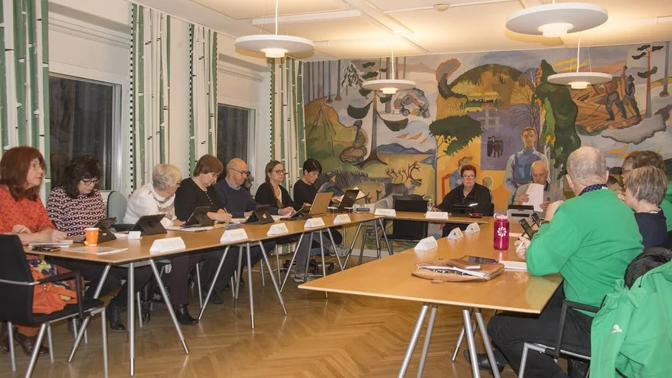 Under måndagens sammanträde var det en enig kommunstyrelse som slog fast att varken biblioteket i Glommersträsk eller Resurscentrums verksamheter rörande tvätteri, fik och varmvattenbassängen ska läggas ner.
