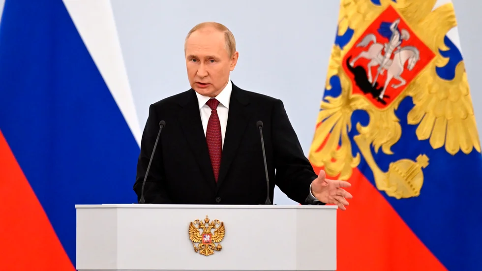 Ryssland annekterar fyra ukrainska regioner som har ockuperats under kriget, meddelar Vladimir Putin.