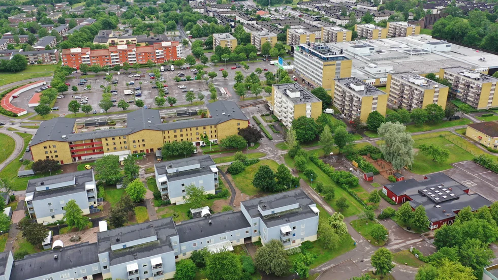 SVERIGE. Vi måste sluta låtsas om att de problem som är skapade i Sverige kommer utifrån. 