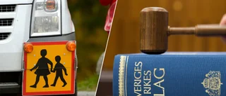 Nu överklagas den en timmes långa skolskjutsen: ”Berövar barnen på en stor del av deras fritid”