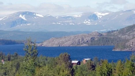 Polisen ger råd till de som ska ut och vandra i terrängen.
