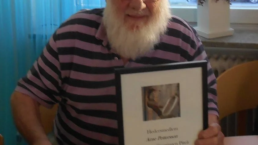 Hedrad.Arne Pettersson, hedersmedlem i Demensföreningen.