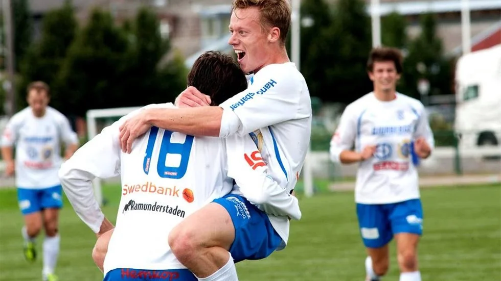 Söderköping spelar vidare i division 3. Laget vann lördagens avgörande kvalmatch mot Nässjö med 3-0.