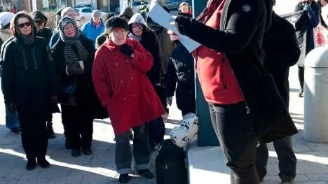 Sahar Burhan avslutade manifestationen med en lyrisk appell.