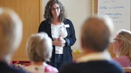 Kommunens handläggare Jackie Leiby förklarade att den utredning som nu görs ska ligga till grund för kommunens fortsatta arbete med bland annat Djurövägen.Foto: Niclas Sandberg