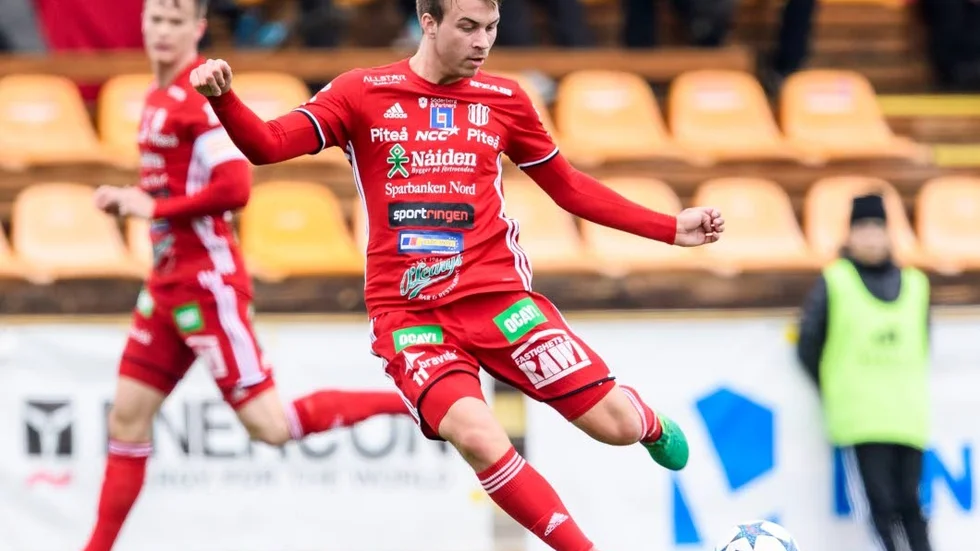 MÅLSKYTT. Alex Naylor sköt in 1-1 på en frispark. (Arkivbild)