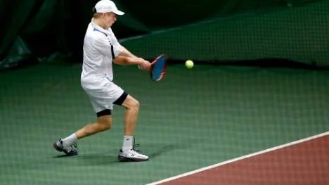 Arvid Norén, Piteå TK, har spelat färdigt i tennis-SM för juniorer. Han förlorade åttondelsfinalen mot Serdar Bojadjeva.