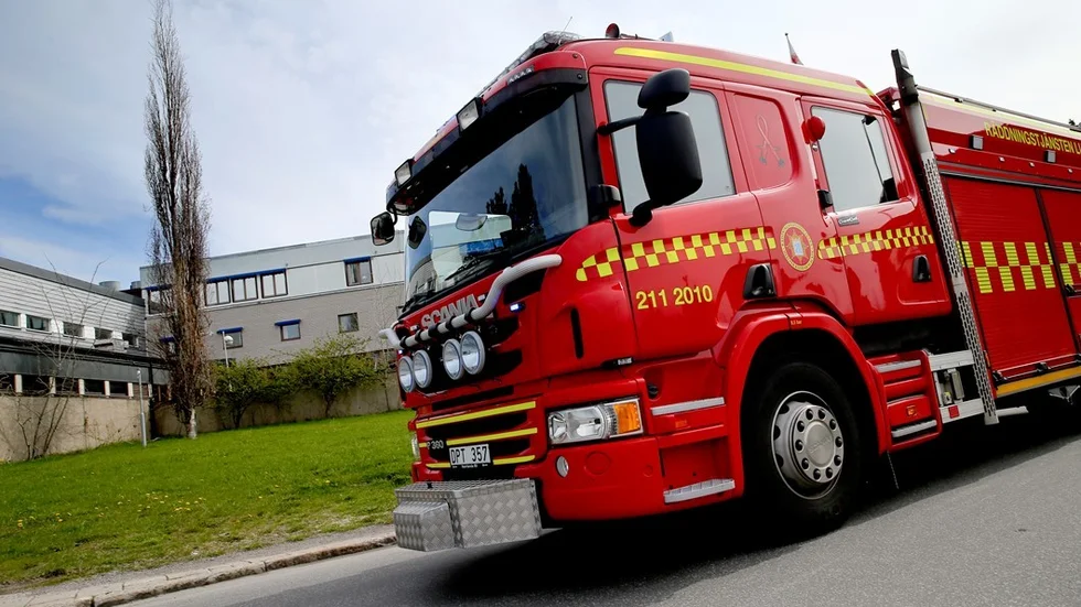 Branbil, olycka, räddningstjänst, Blåsljus, brand, utryckning, brand.