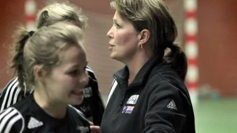 Lillpite IF:s tränare Maria Grahn hoppas på serieseger i norra handbollsettan. Men sen kanske laget struntar i kvalet "Vi har en för tunn trupp", säger hon.